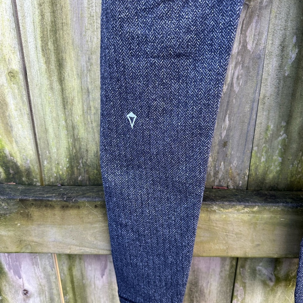 Ivivva Rhythmic Tight Scattered‎ Herringbone Gray Size 12 - Picture 11 of 13